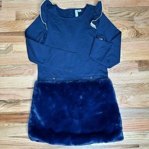 EUC size 8 JANIE and JACK Navy Ruffle Sleeve Dress Faux Fur Bottom